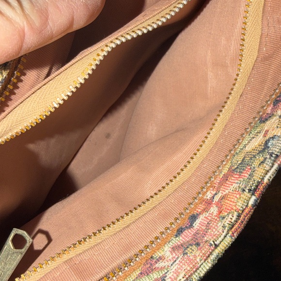 Vintage Floral Tapestry Shoulder Bag - Picture 5 of 9